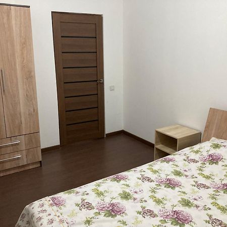 46,2 Karmysova Street Serviced Apartments Almaty Extérieur photo